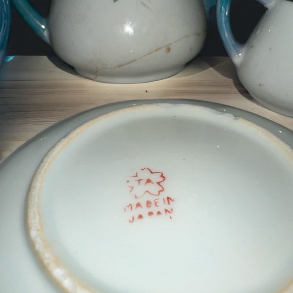 Lusterware Miniature teapot, creamer, sugar made Japan with TA stamped saucer - Picture 4 of 8